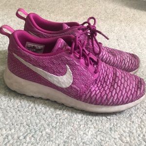 NIKE ROSHE purple flyknit running trainers